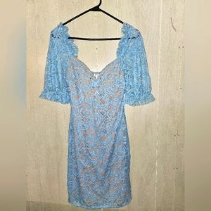 Romantic women's Venus baby blue lace dress in size medium. Like new